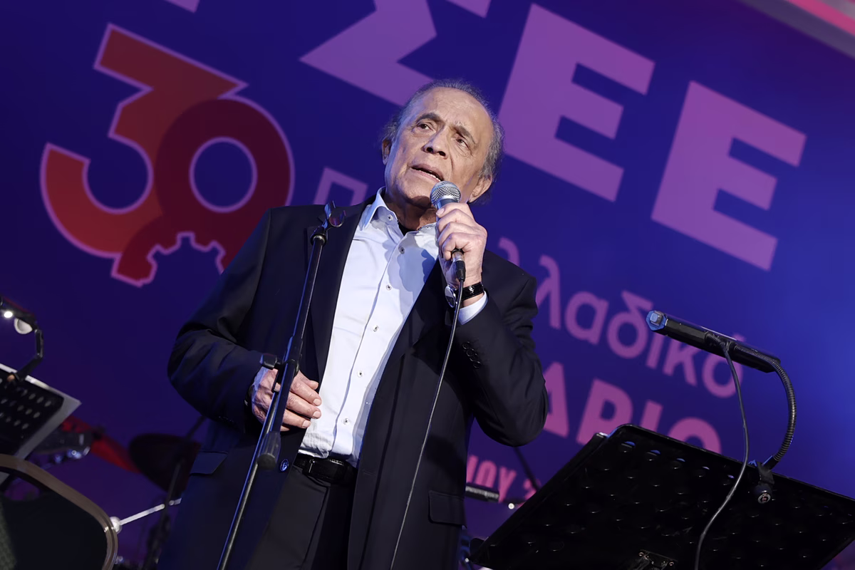 Adieu à un géant de la culture grecque : Les funérailles publiques de Lakis Chalkias le 6 août