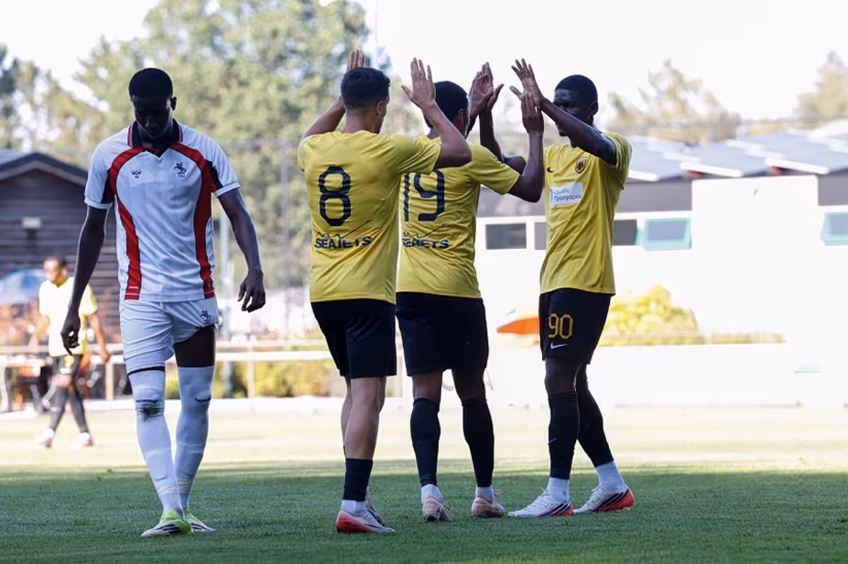 L'AEK Affronte Saint-Trond dans Dernier Match Amical aux Pays-Bas