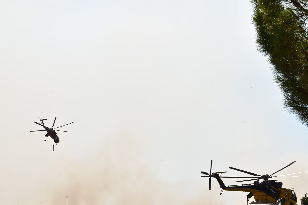 Analyse des scénarios possibles après l'accident d'hélicoptère lors des opérations d'extinction d'incendie