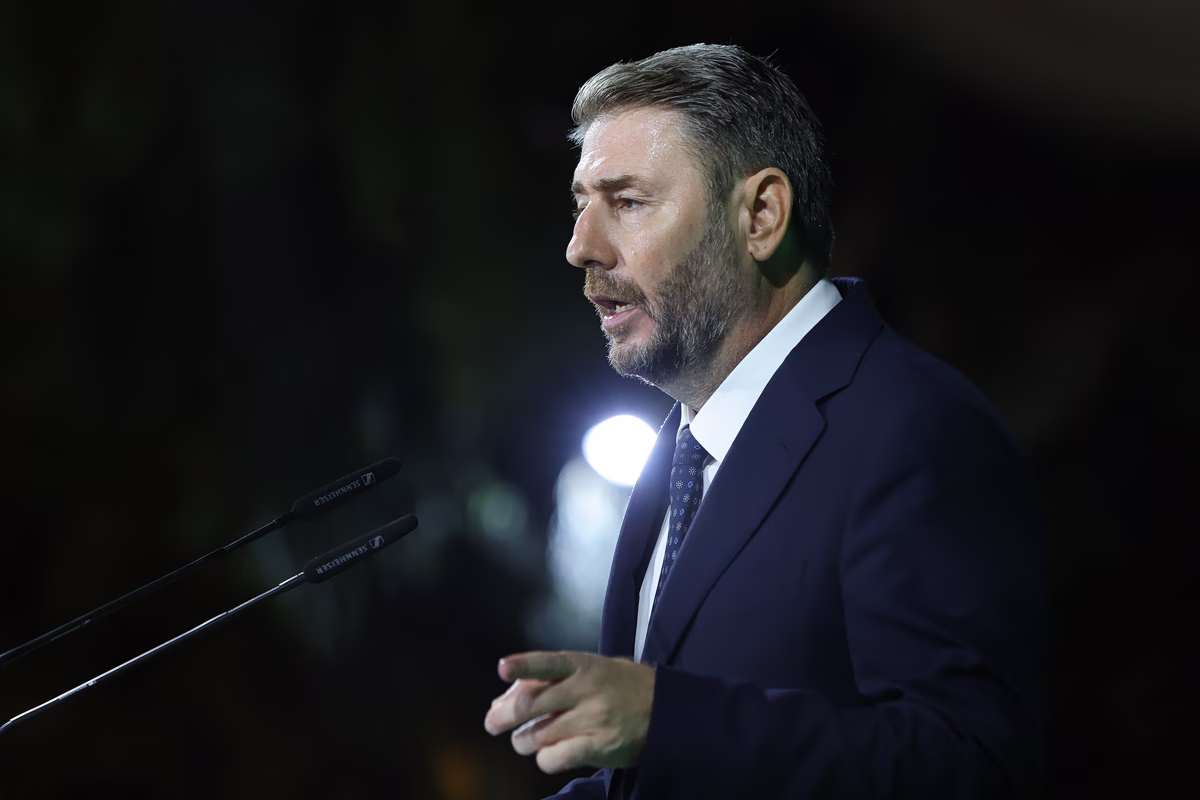 Androulakis demande une enquête complète sur le crash à Tanagra