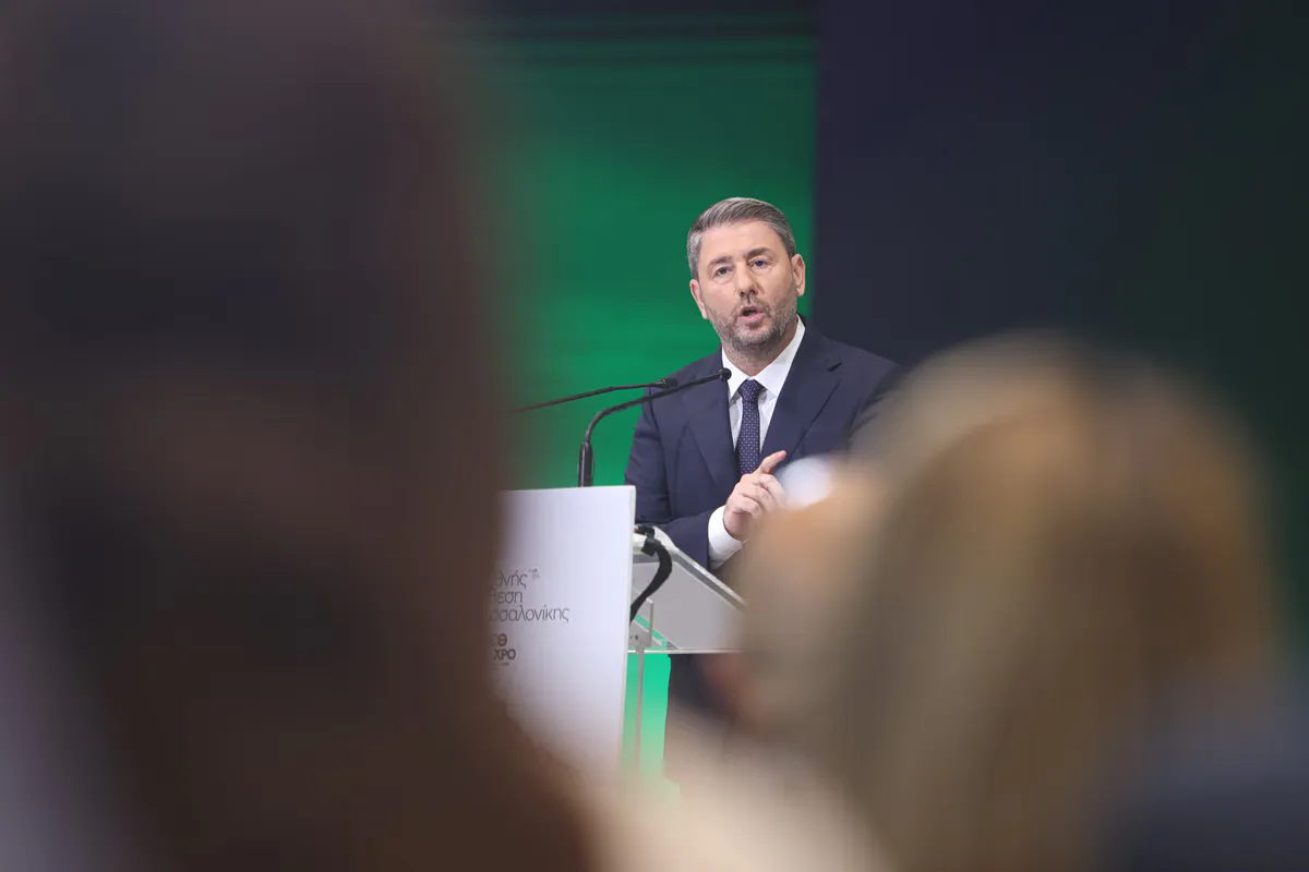 Nikos Androulakis présente à la DETH les sept réformes du PASOK pour les six premiers mois