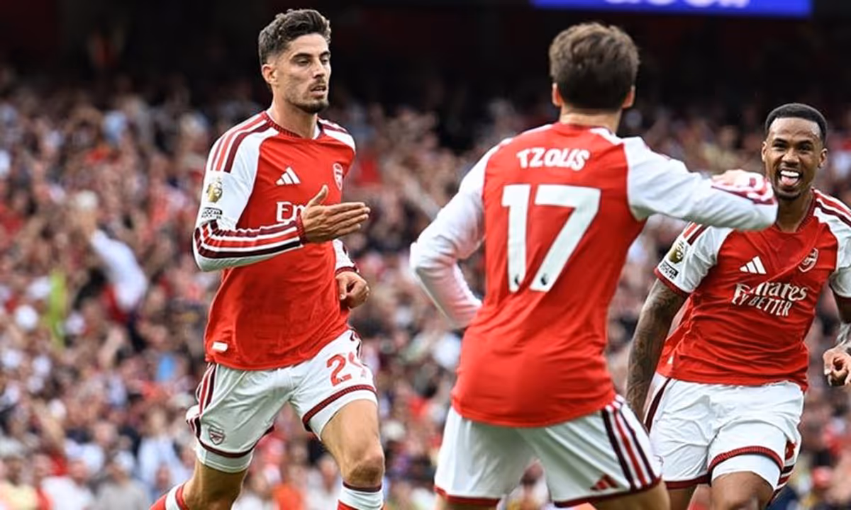 Arsenal bat Chelsea 2-1 : Tzolis décisif dans le derby londonien