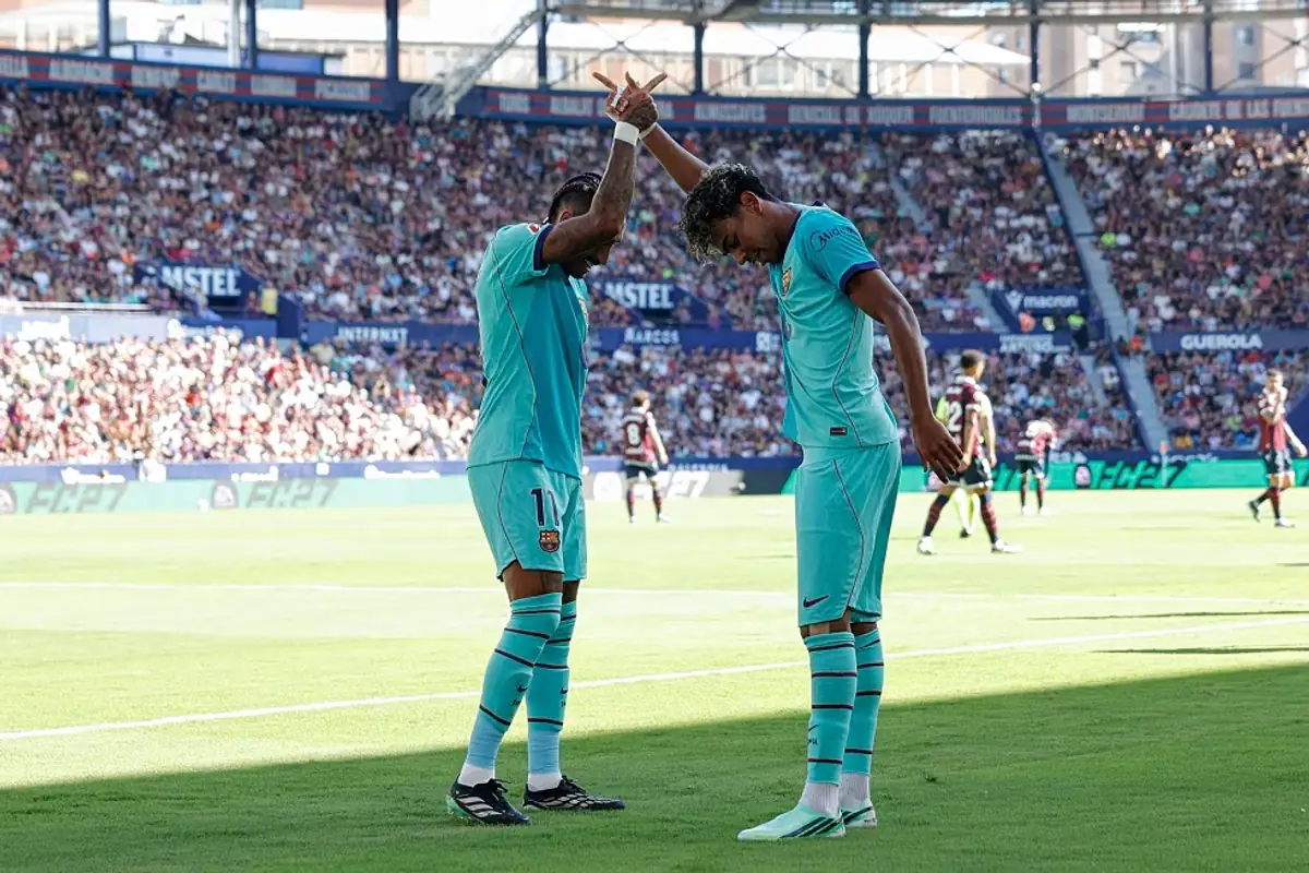 Barcelone s’impose 4-2 à Levante et reste invaincu en Liga