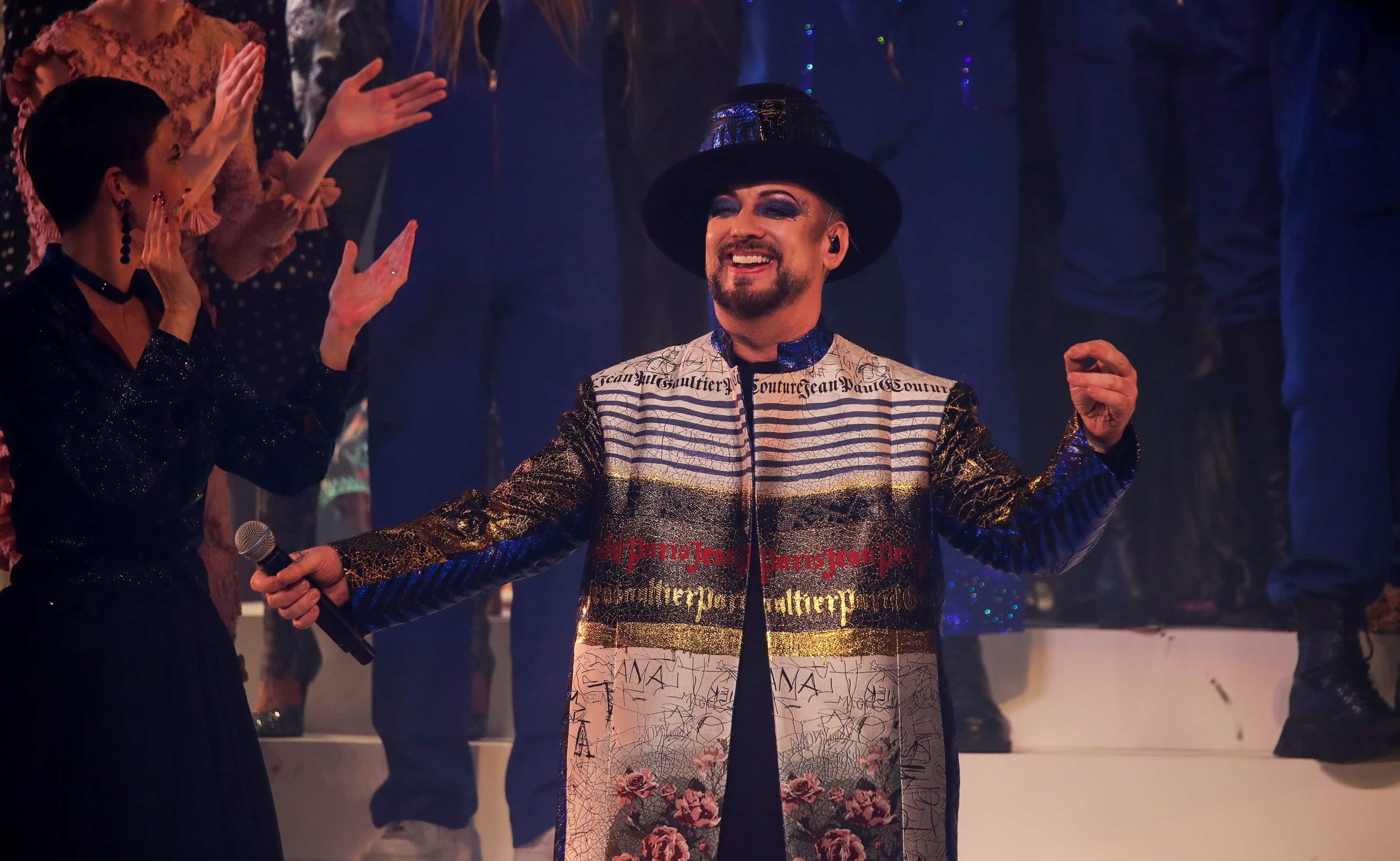 Boy George se retire de la production de West End suite à la controverse sur sa chanson pro-israélienne