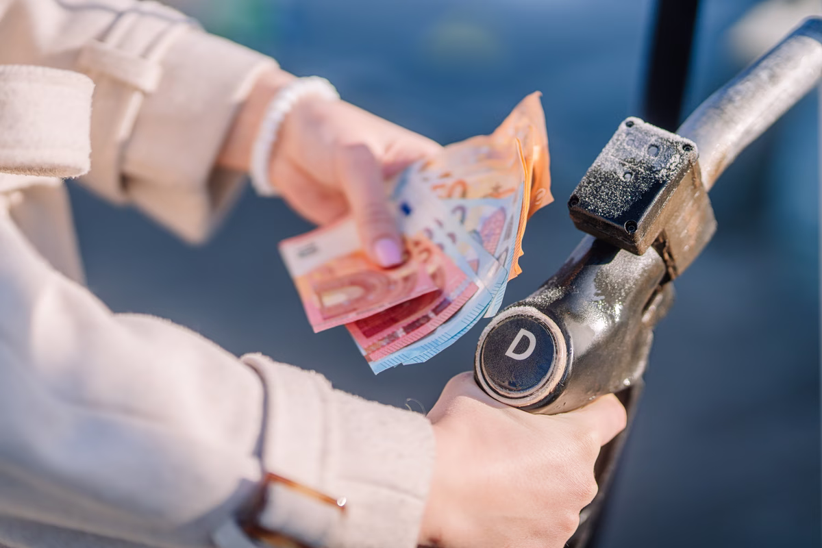 Carburants : l'essence se stabilise à 2,10 euros en Grèce