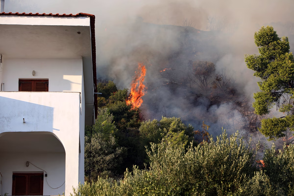 Chalkidiki : interdiction de circulation dans des zones à risque élevé d'incendie de forêt