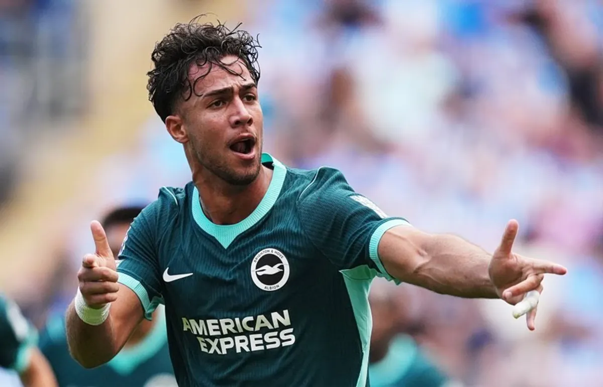 Charalampos Kostoulas : l'ascension fulgurante du prodige de Brighton