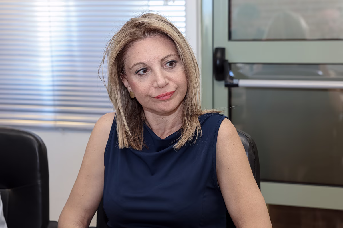 La chute des figures emblématiques et Maria Karystianou