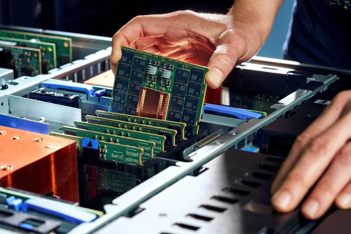Crise des puces mémoire : pourquoi les prix vont grimper