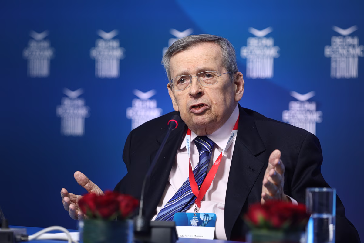 Décès de Stefanos Manos, figure emblématique de la politique grecque, à 87 ans