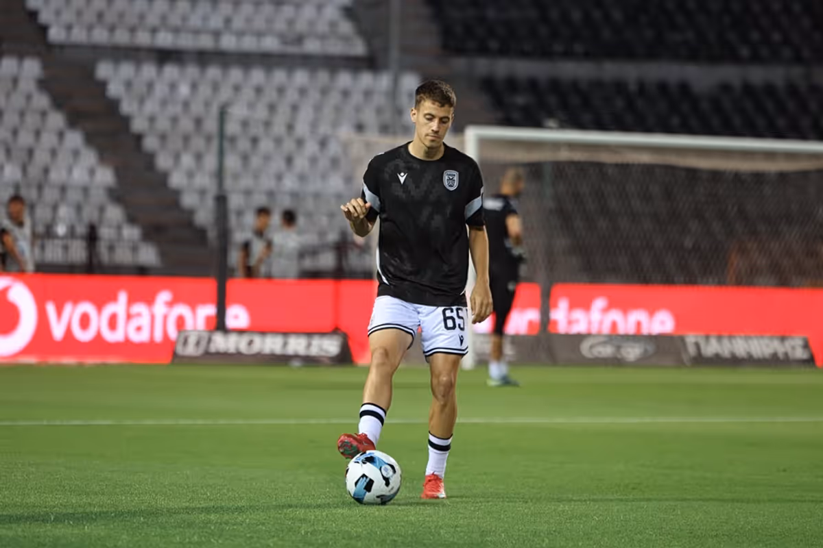 Dortmund en tête de la course pour Konstantelias