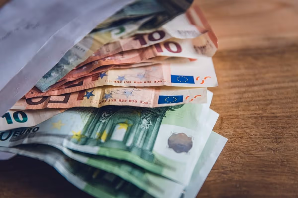 e-EFKA et DYPA : Calendrier des paiements jusqu'au 7 août et impact économique