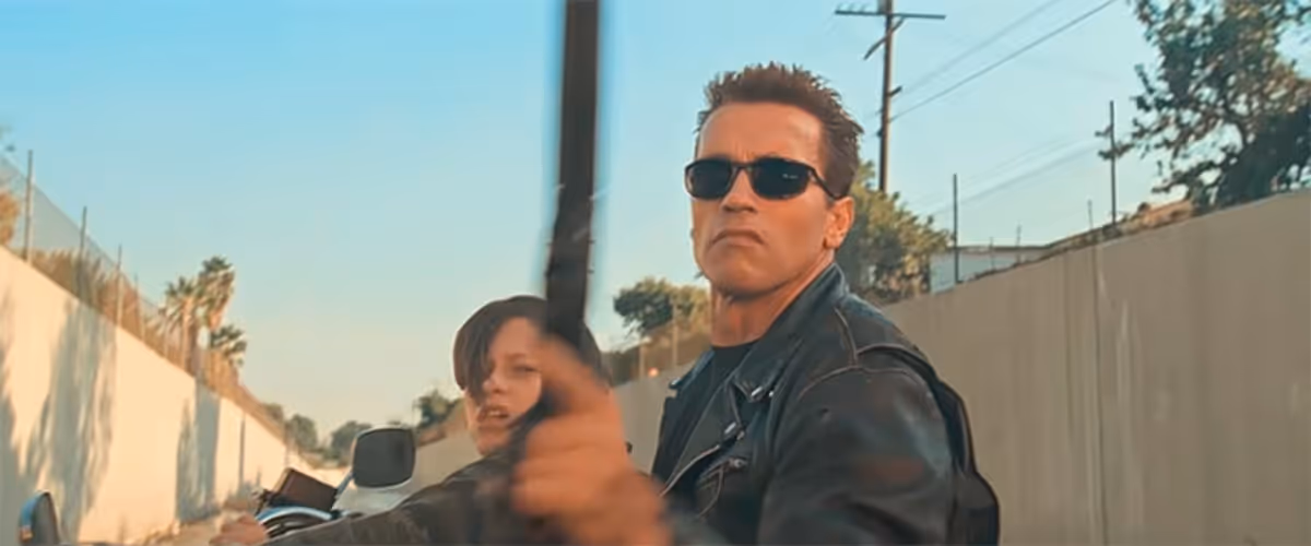 Edward Furlong rend hommage à Arnold Schwarzenegger pour son professionnalisme