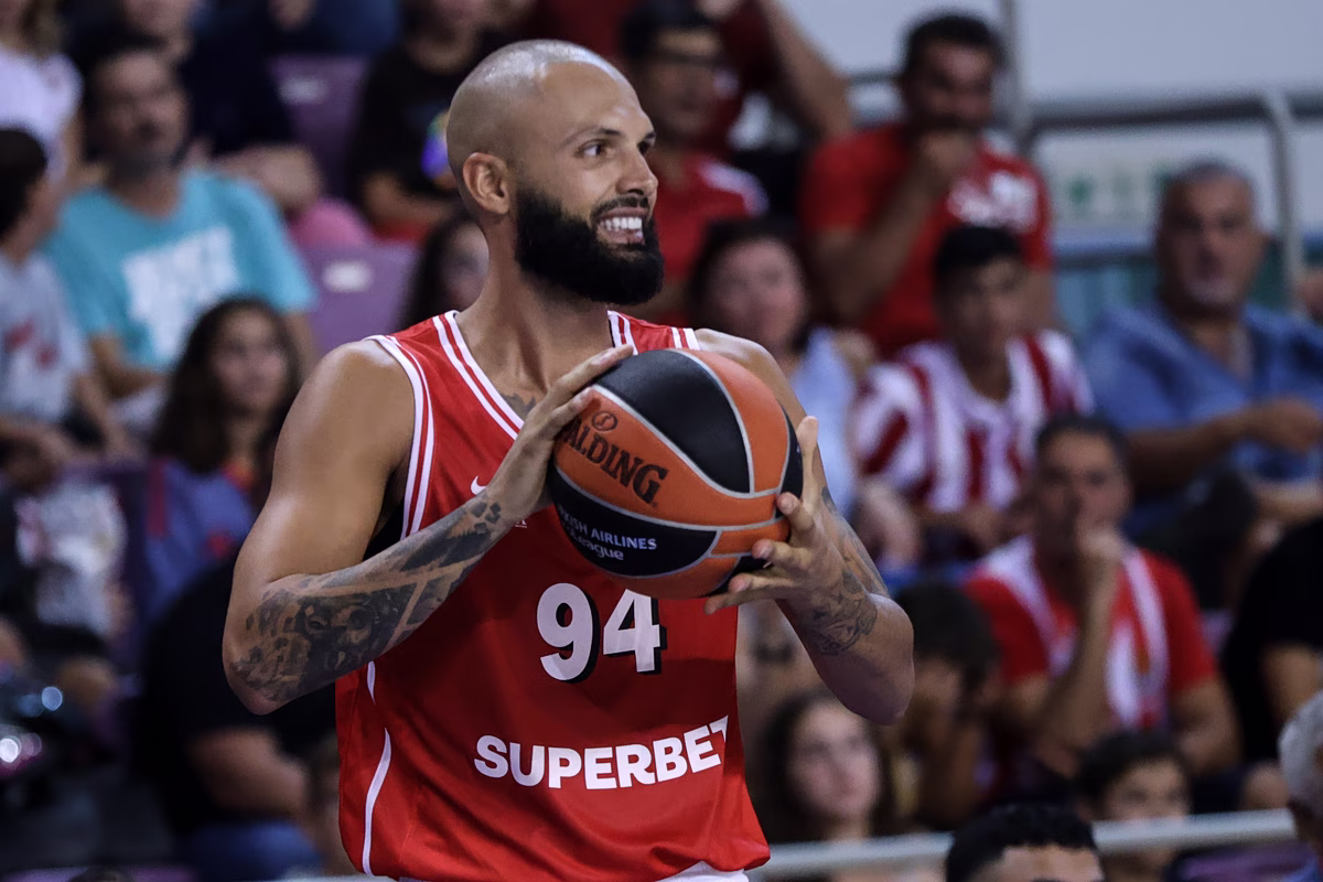 Erythros Asteras affronte Olympiakos en direct pour la finale de l'IBT Crete