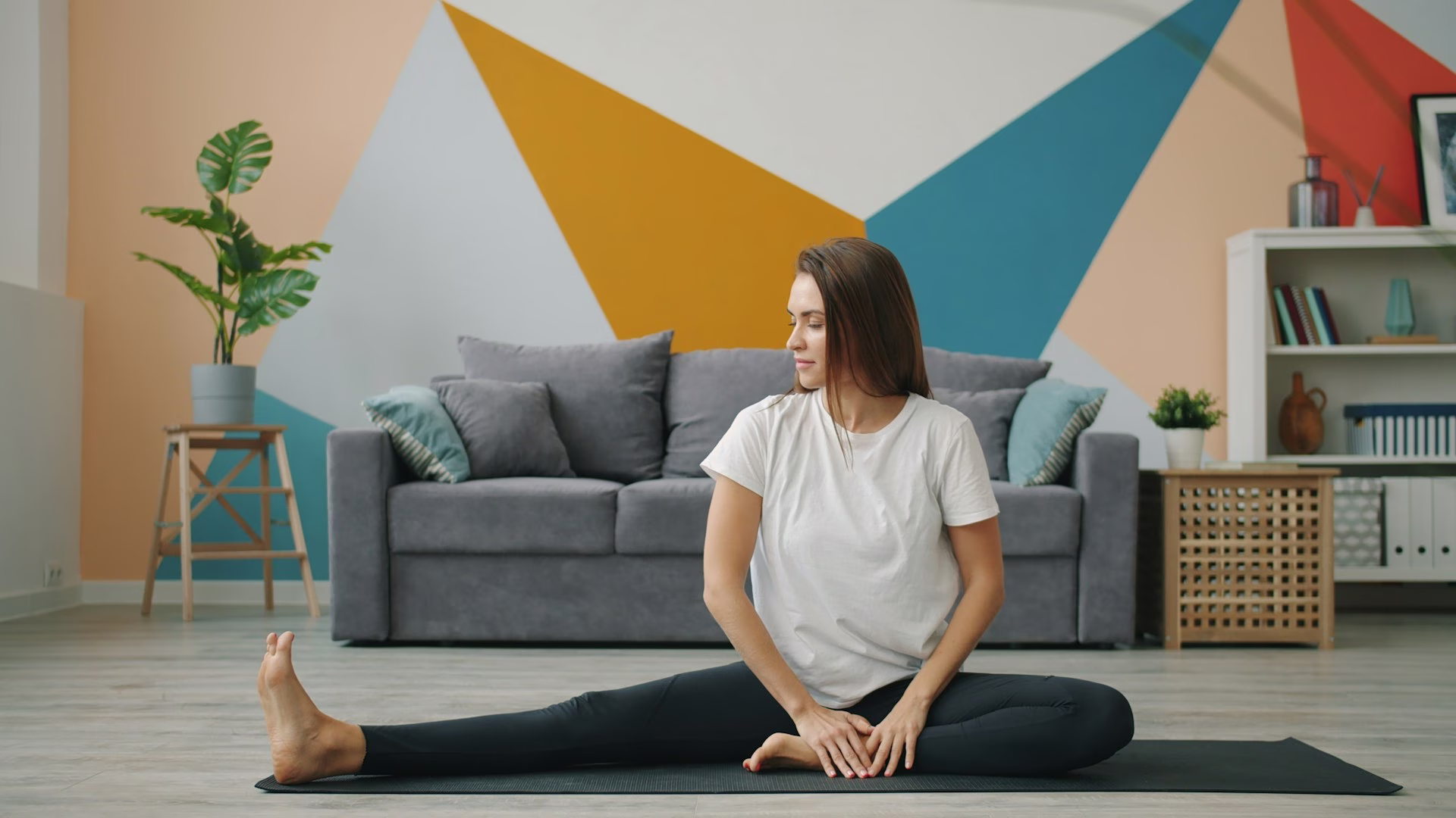 Des étirements pour une relaxation profonde avant le sommeil