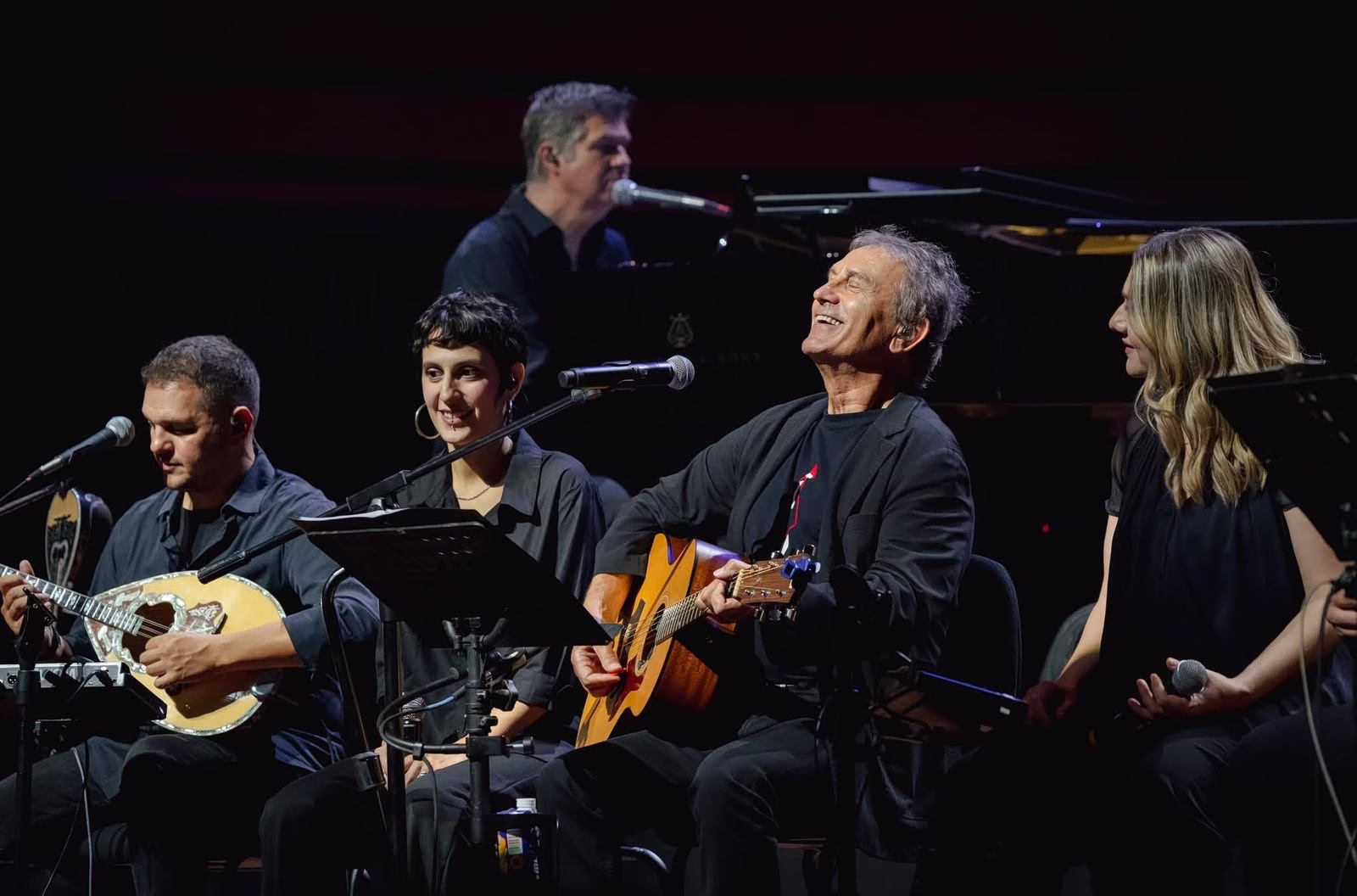 Giorgos Dalaras Revient avec des Concerts Rendant Hommage au Rebetiko