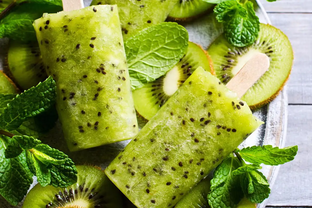 Glace maison kiwi & citron vert : Une explosion de saveurs fruitées et rafraîchissantes