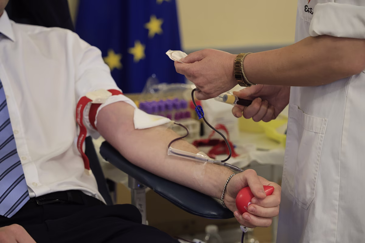 Grèce : l'EOTHA lance un appel à la donation de sang face aux pénuries
