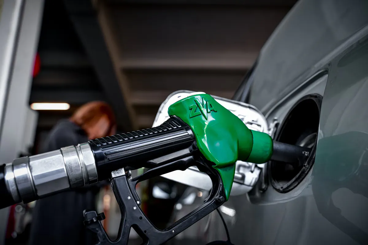 Hausse prix carburants 2026 : une menace pour les ménages