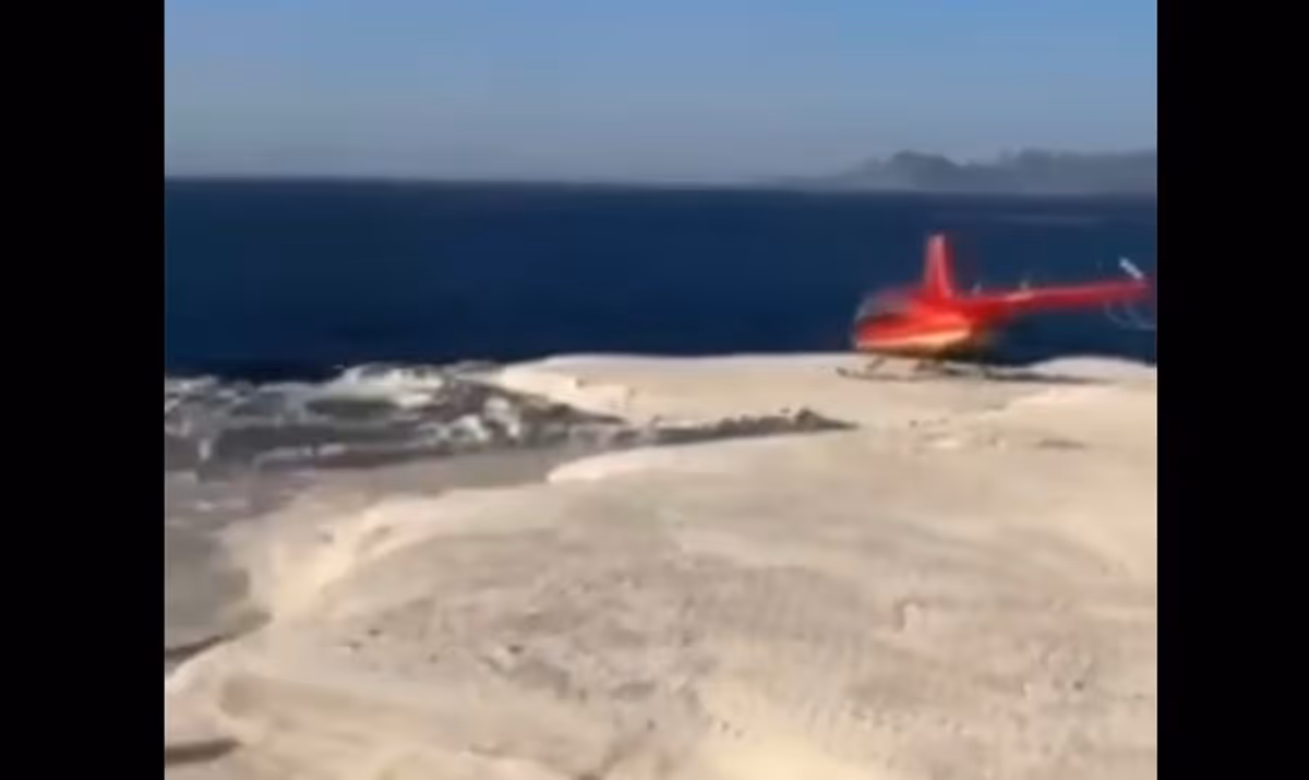 Hélicoptère à Sarakiniko: Une Polémique Éclate Autour d'un Atterrissage Insouciant sur le Site Volcanique de Milos