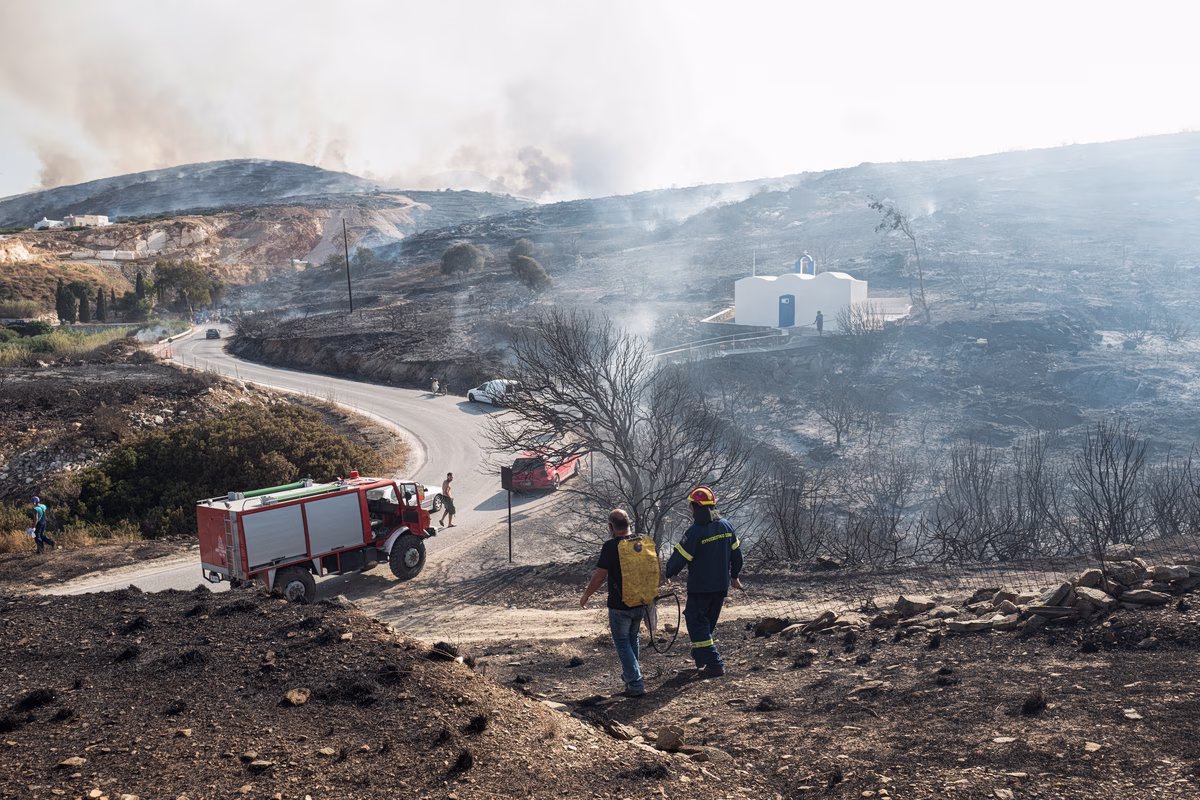 Incendie à Paros : Le PASOK demande vérité, responsabilité et un plan d'action