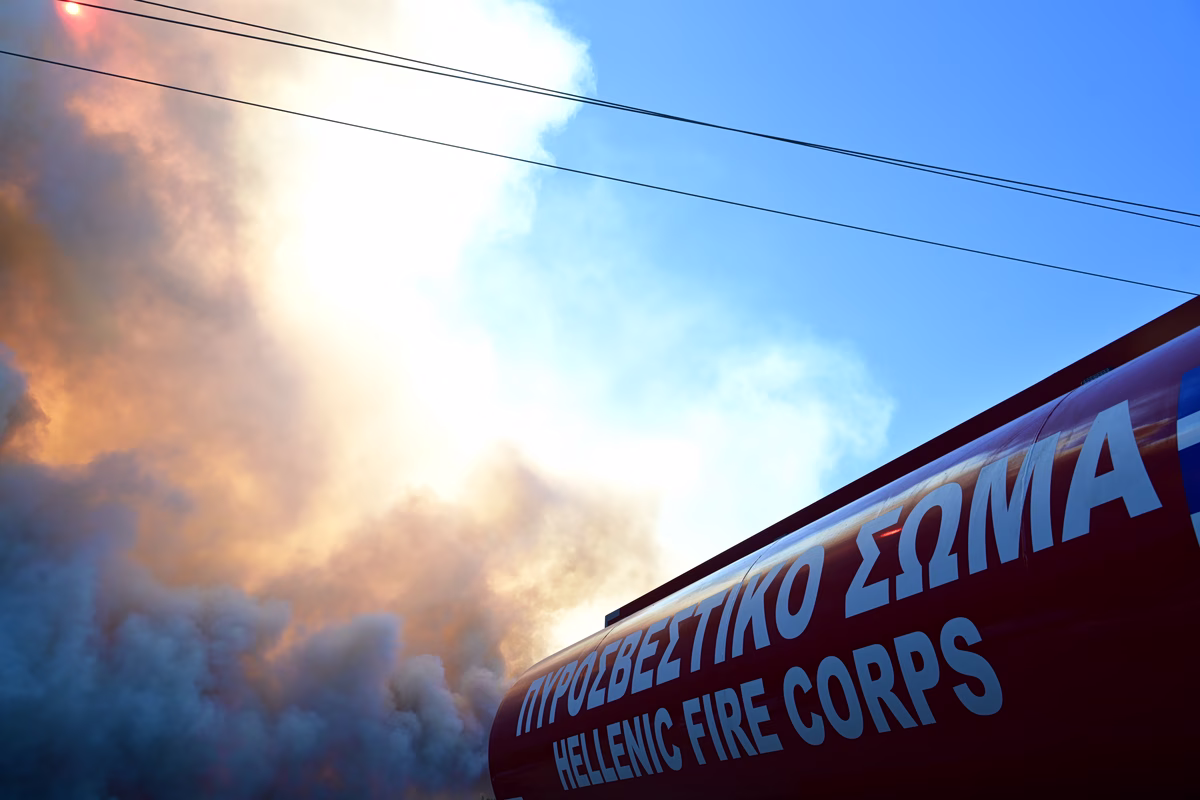 Incendies en Attique occidentale : Plusieurs nouveaux foyers détectés par satellite