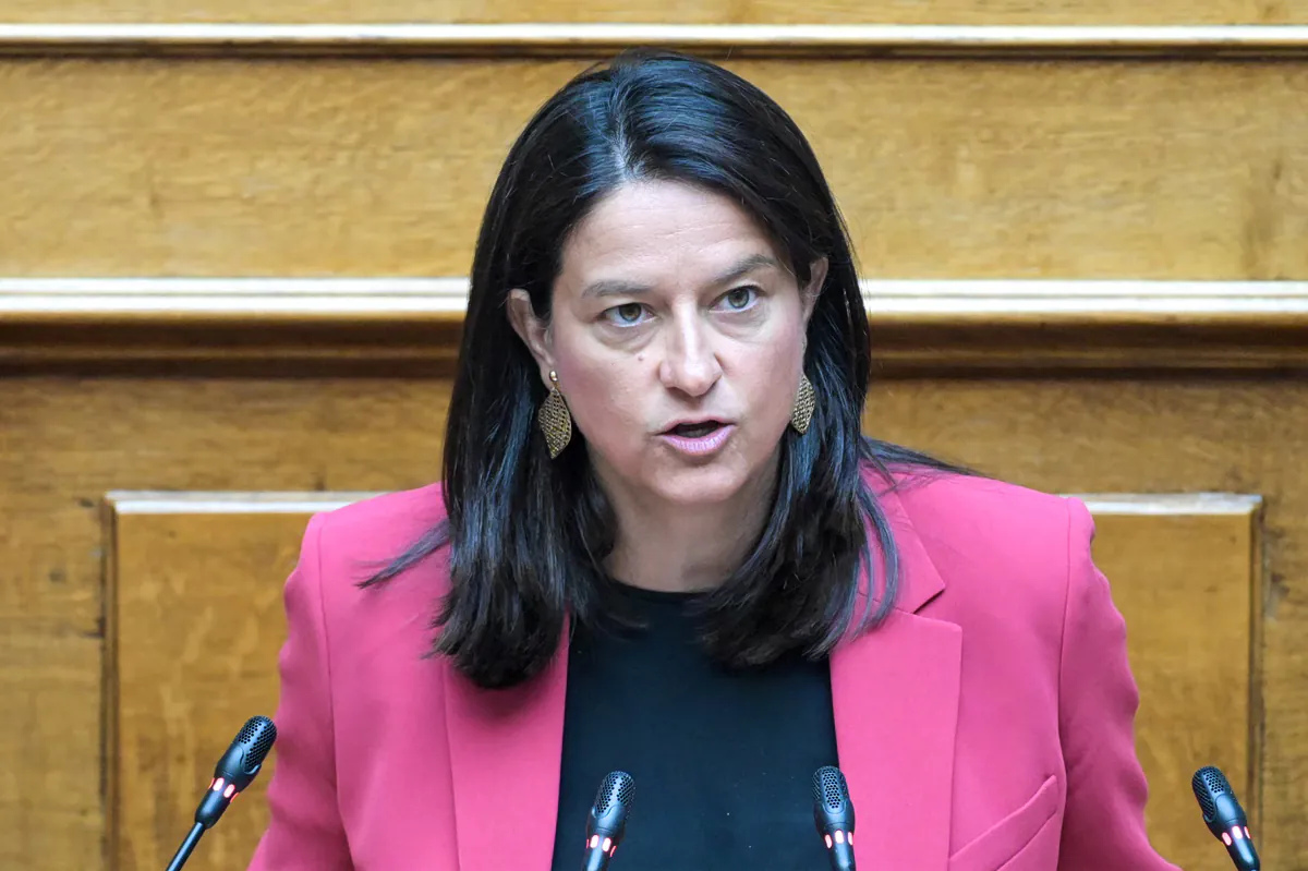 Niki Kerameos désavoue Pavlos Marinakis sur l’allocation chômage