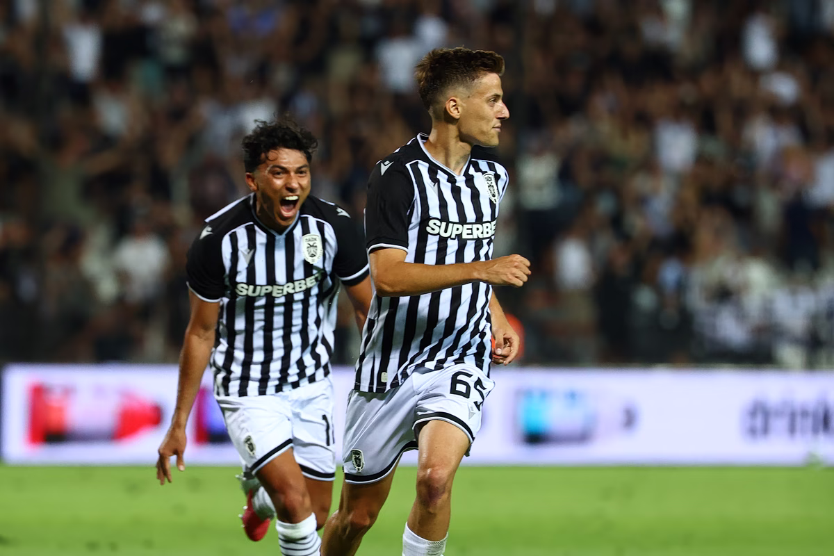 Konstantelias en Route vers l'Allemagne pour un Transfert à Dortmund