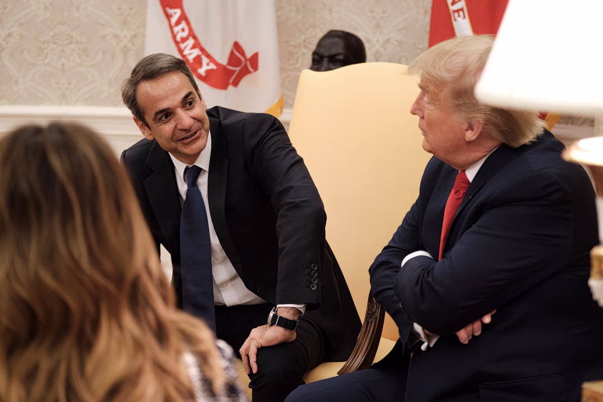 Mitsotakis annonce un koumbas d'épargne pour la nouvelle génération à la DETH 2026