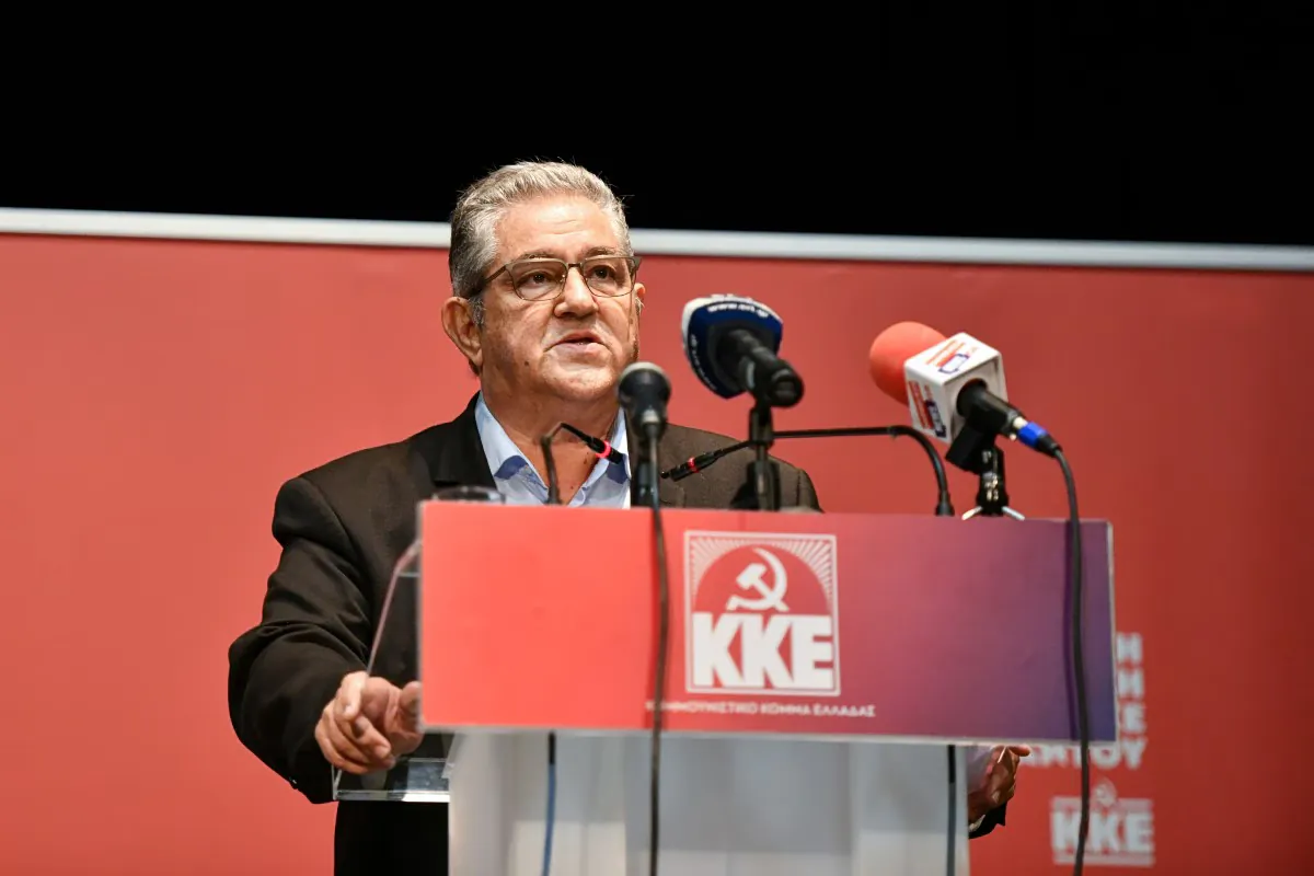 Dimitris Koutsoumpas à la 90e DETh : attaque contre Mitsotakis et les autres partis