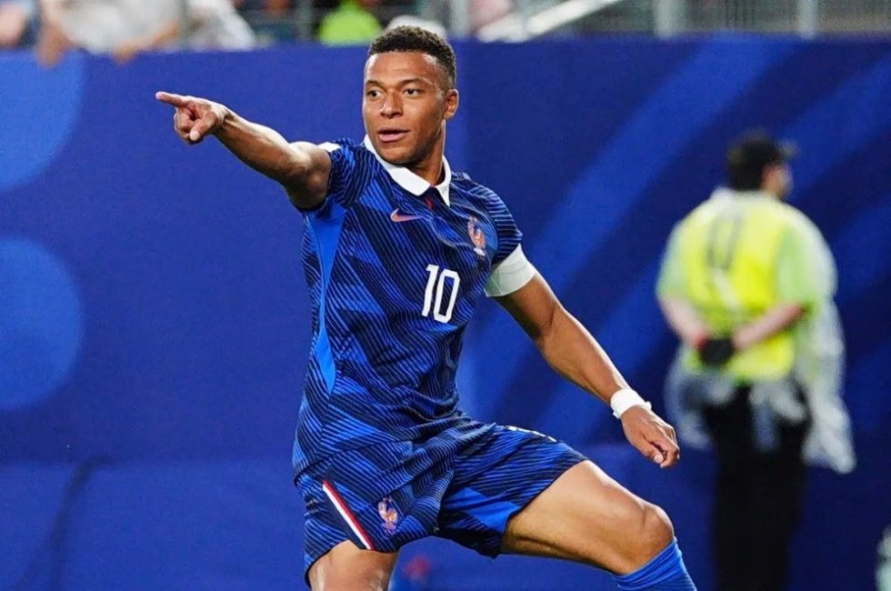 Kylian Mbappé s'adresse aux supporters français après la Coupe du Monde