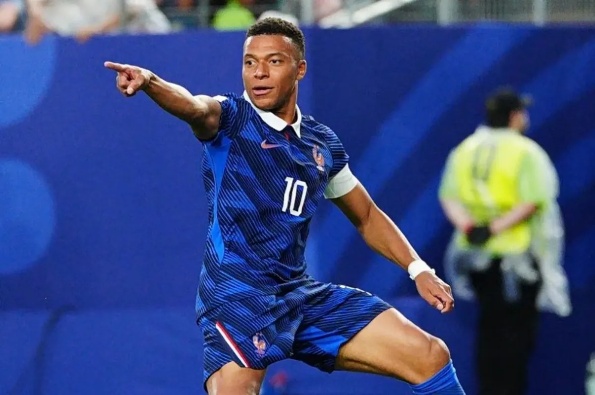 Kylian Mbappé s'adresse aux supporters français après la Coupe du Monde