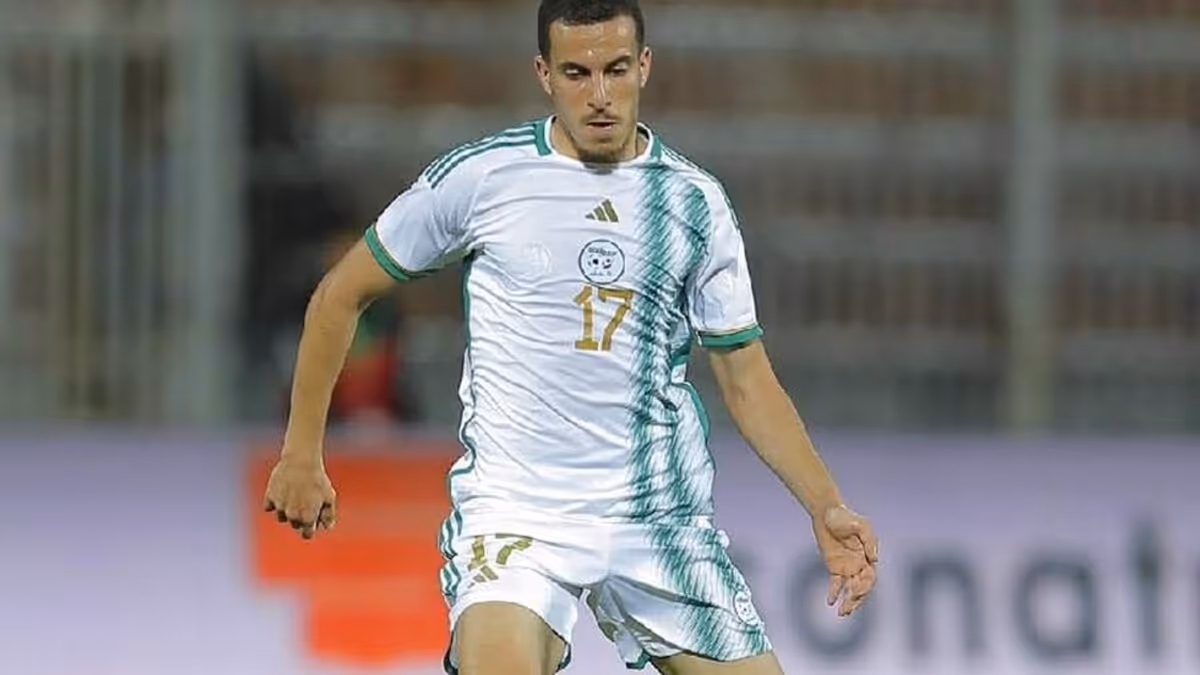 L'AEK Athènes Dément les Rumeurs de Transfert Concernant Akram Bouras et Javier Ribalta