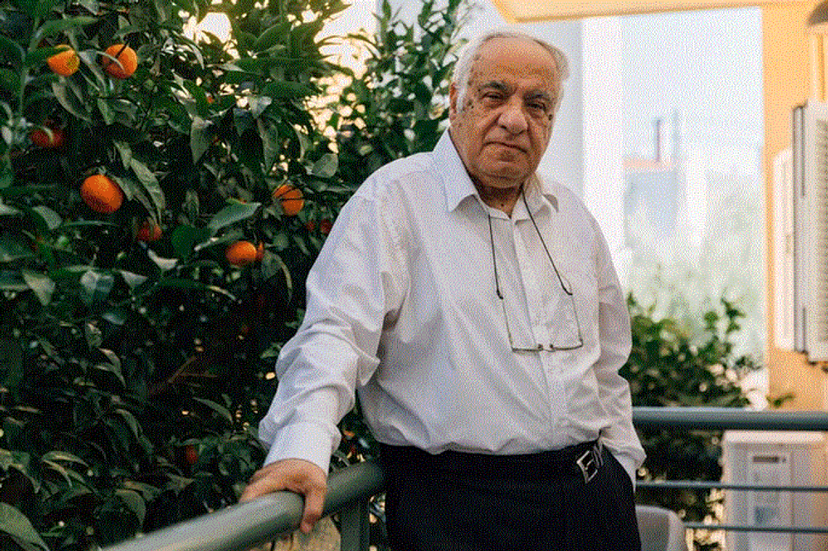 L'Épopée Cosmique de l'Humanité : Un Hommage à Dionysis Simopoulos