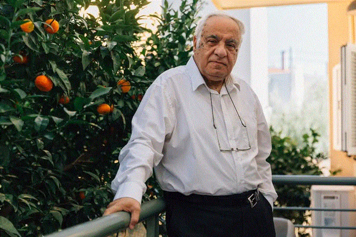 L'Épopée Cosmique de l'Humanité : Un Hommage à Dionysis Simopoulos