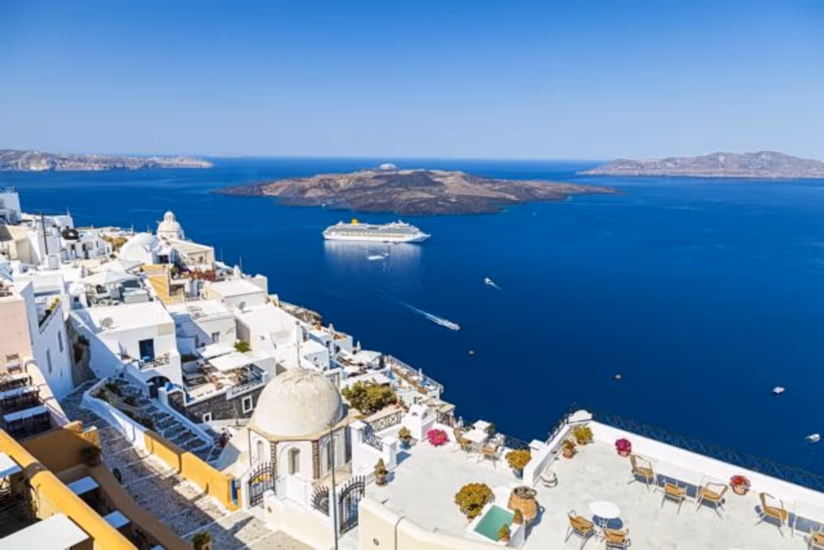 La Capitale se Vide Partiellement : Les Racines de la Pauvreté des Vacances en Grèce