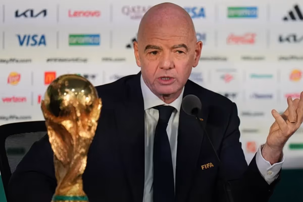 La FIFA et Infantino reconnaissent des erreurs et présentent des excuses