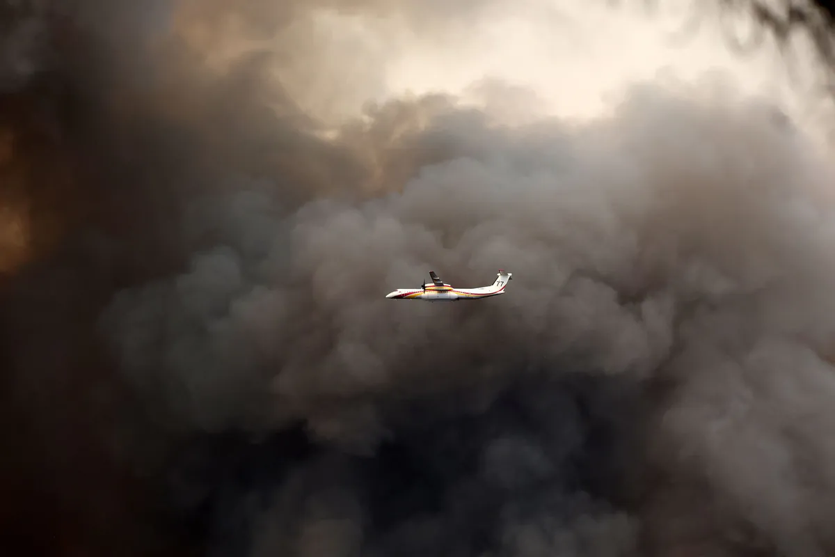 La Fumée des Incendies en Gironde Traverse l'Atlantique : Révélations Satellitaires