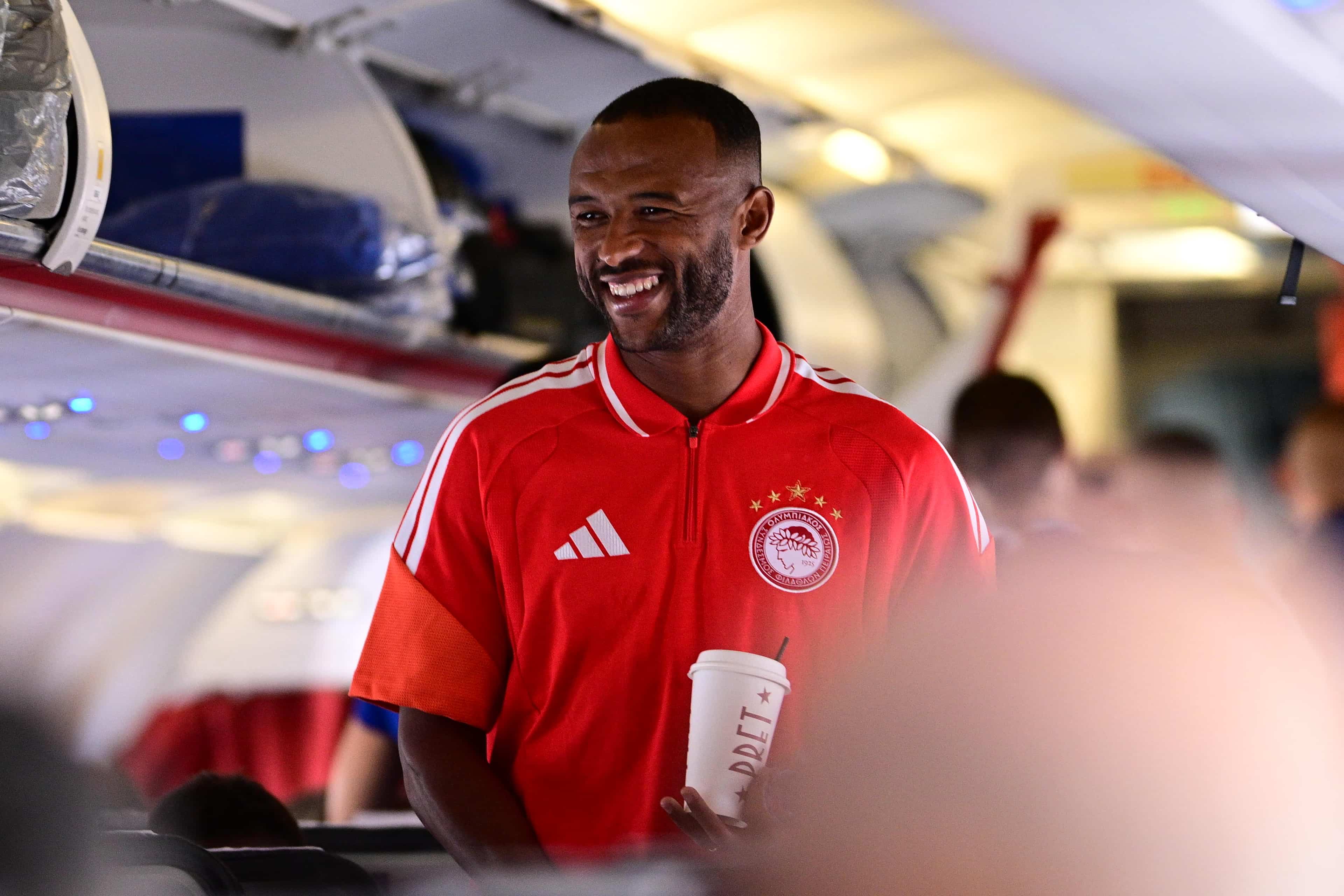 Le départ de l'Olympiacos pour les Pays-Bas en vue d'un match crucial