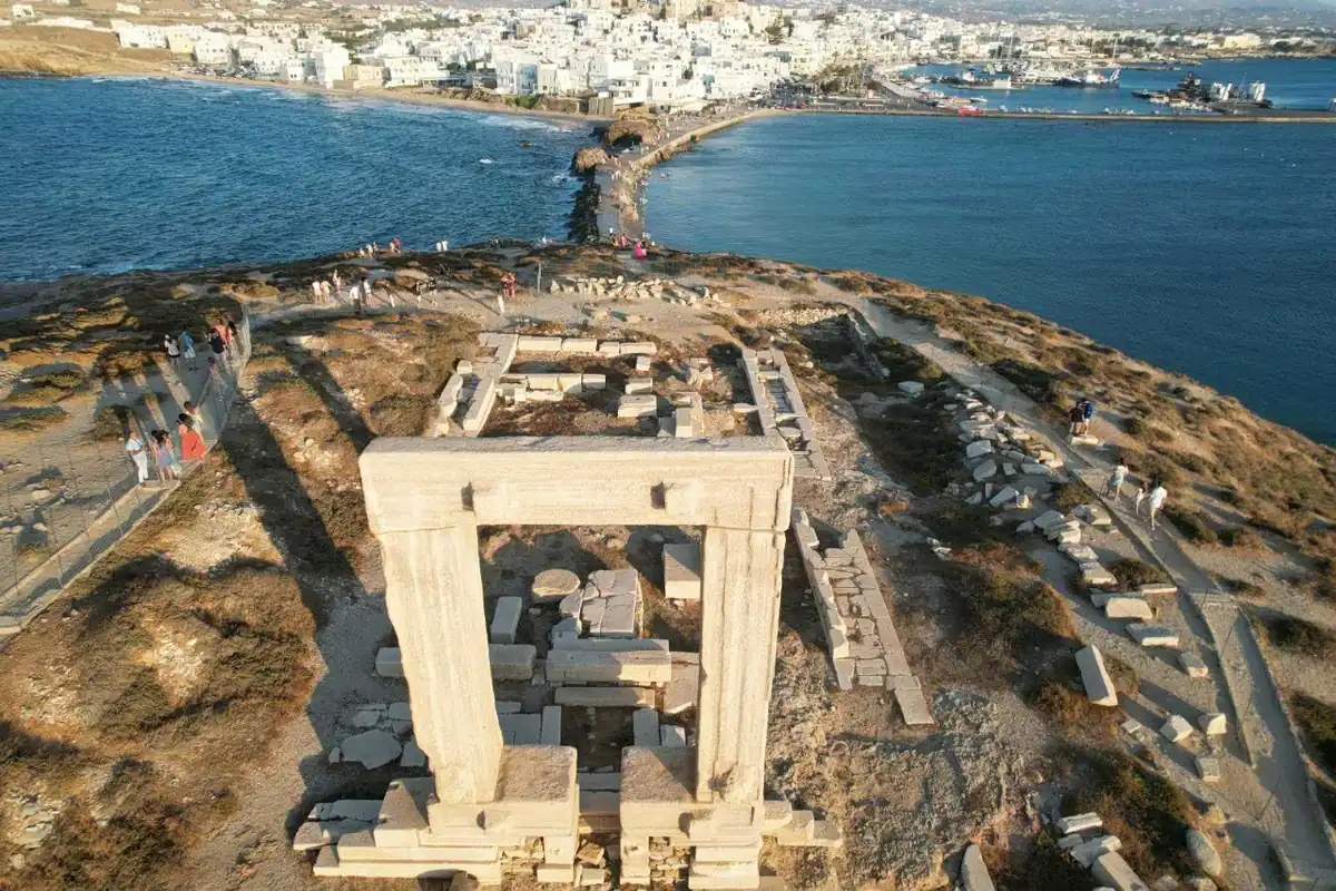 Les Cyclades : Mykonos, Naxos, Paros, Ios et Santorin en Tête des Préférences Internationales