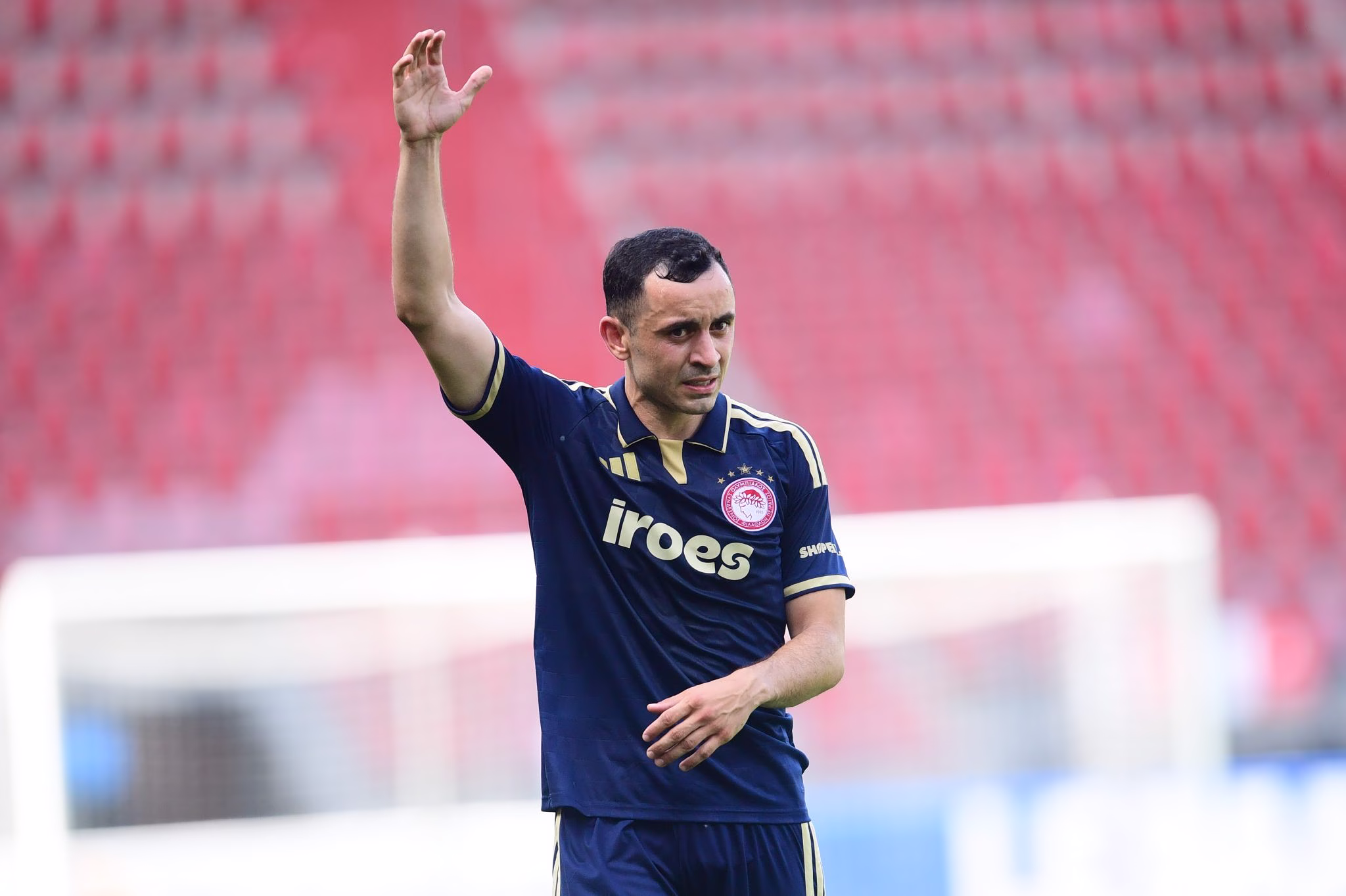 Manolis Saliakas fait ses adieux au St. Pauli et retourne à l'Olympiacos