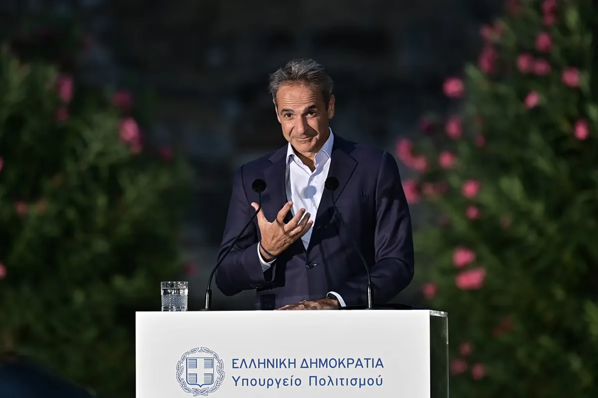 Mitsotakis au Kerameikos : la démocratie contestée par de nombreux pôles