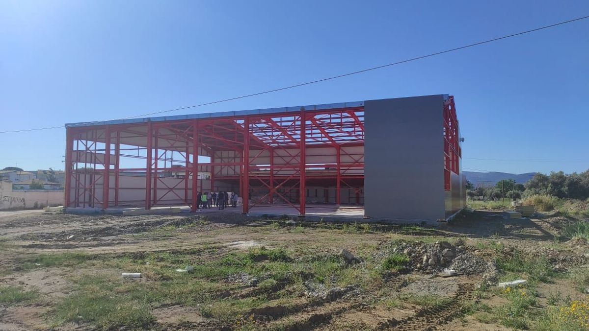 Modernisation des infrastructures sportives à Psachna : Achèvement du gymnase intérieur et construction d'un terrain auxiliaire