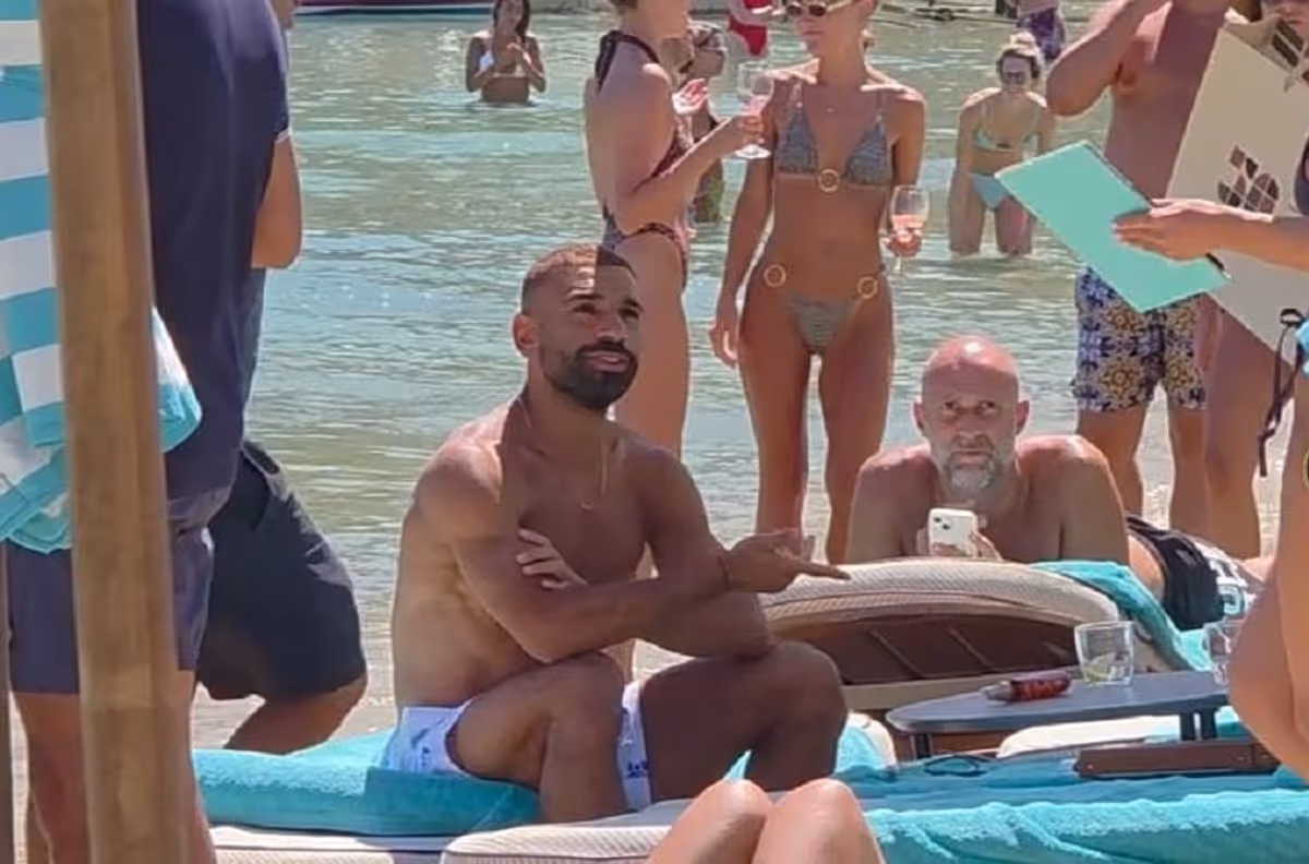 Mohamed Salah profite de vacances à Mykonos après la Coupe du Monde