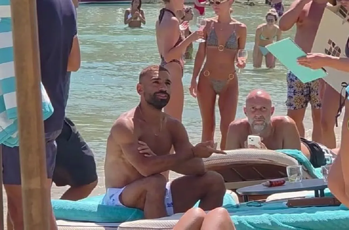 Mohamed Salah profite de vacances à Mykonos après la Coupe du Monde