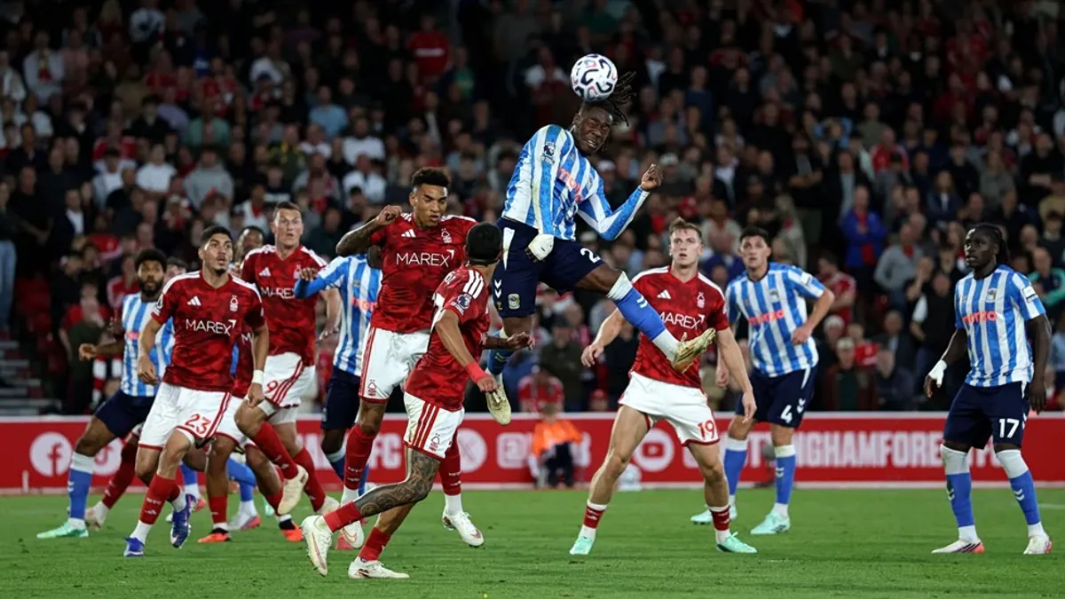 Nottingham Forest 0-1 Coventry : Da Silva et le VAR offrent la première victoire