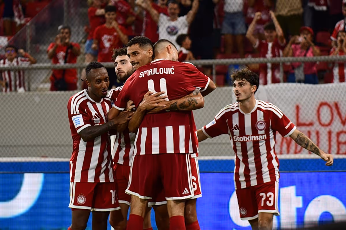 Olympiacos : reconstruction en trois mouvements