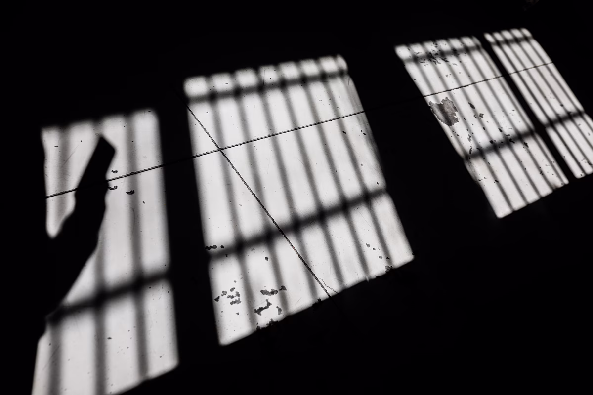 Opération policière d'envergure dans les prisons d'Amfissa et Malandrino : découvertes de stupéfiants et de téléphones portables