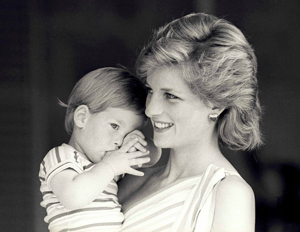 Le prince Harry serait retourné en Grande-Bretagne pour Diana, selon la Daily Mail