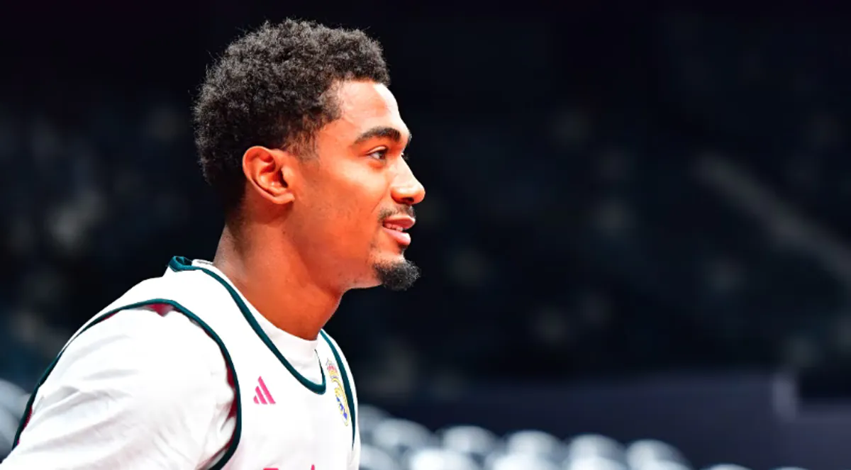 Real Madrid s'est imposé 98-95 après prolongation face à Dubai BC (88-88 au terme du temps réglementaire) lors du second demi-finale du Euroleague Super Cup. Les Madrilènes rejoignent l'Olympiacos, vainqueur plus tôt de Fenerbahçe 92-90, pour la finale prévue samedi 19 septembre à 20 h.
